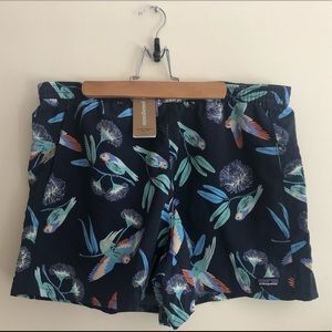 BNWT Patagonia Women’s Baggies - 5 inch -Size Large